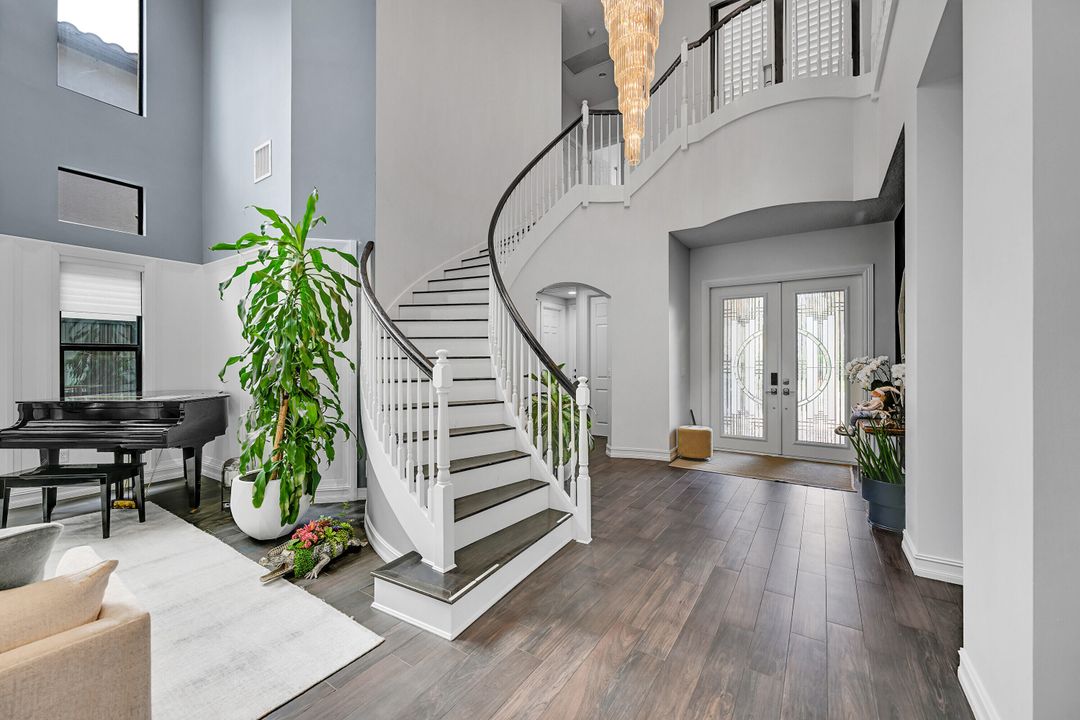 出租: $14,500 (5 贝兹, 4 浴室, 4248 平方英尺)