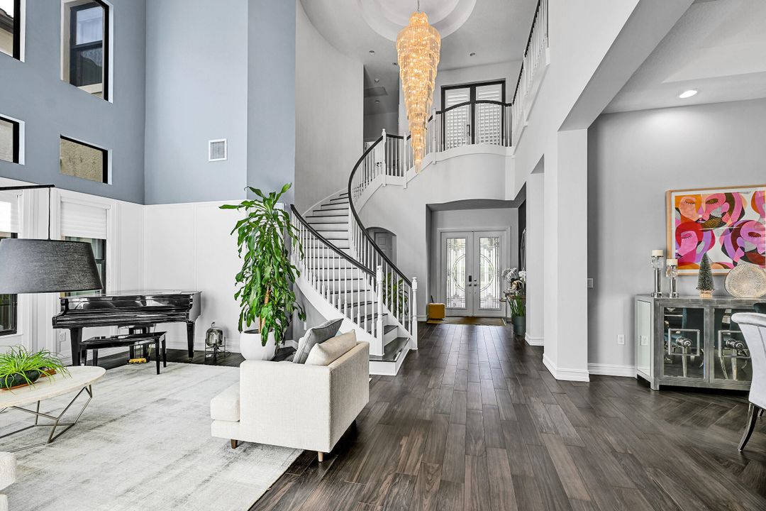 出租: $14,500 (5 贝兹, 4 浴室, 4248 平方英尺)