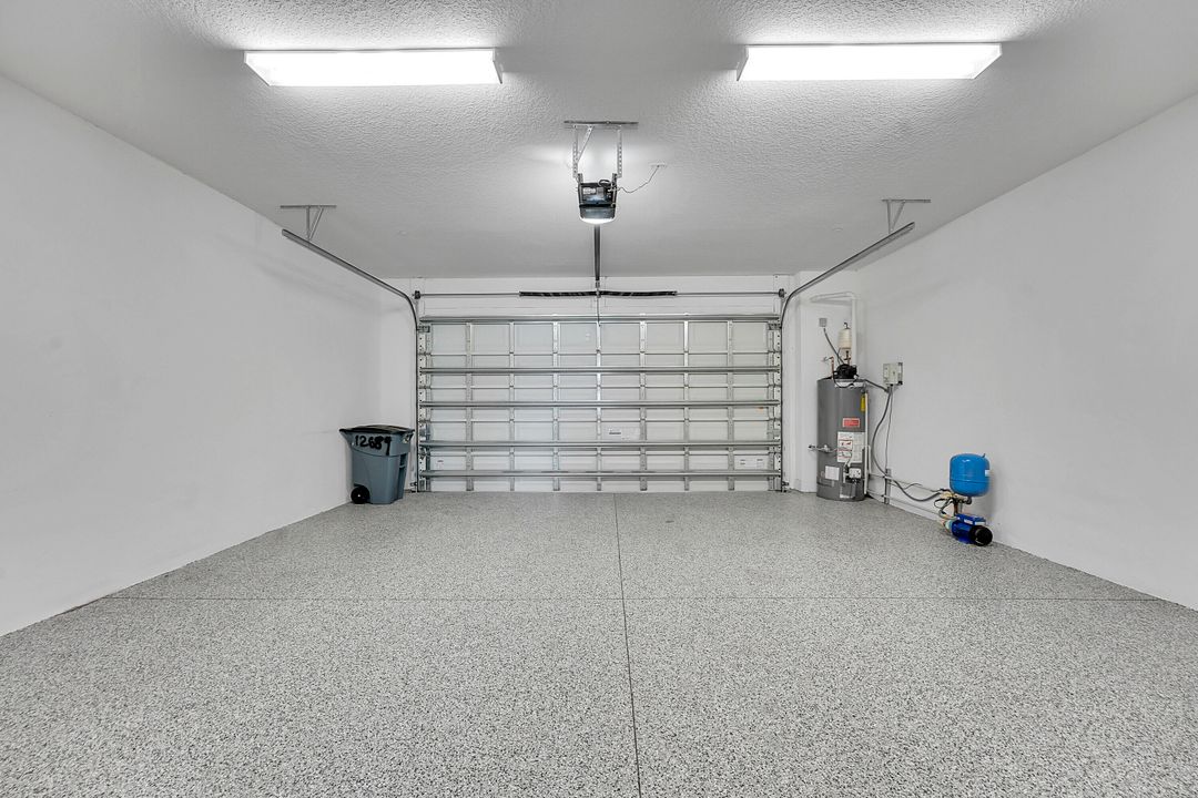 En Venta: $890,000 (3 camas, 3 baños, 2252 Pies cuadrados)