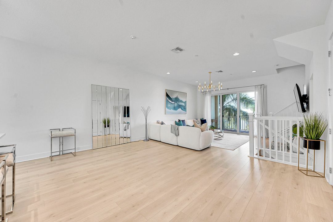 En Venta: $890,000 (3 camas, 3 baños, 2252 Pies cuadrados)