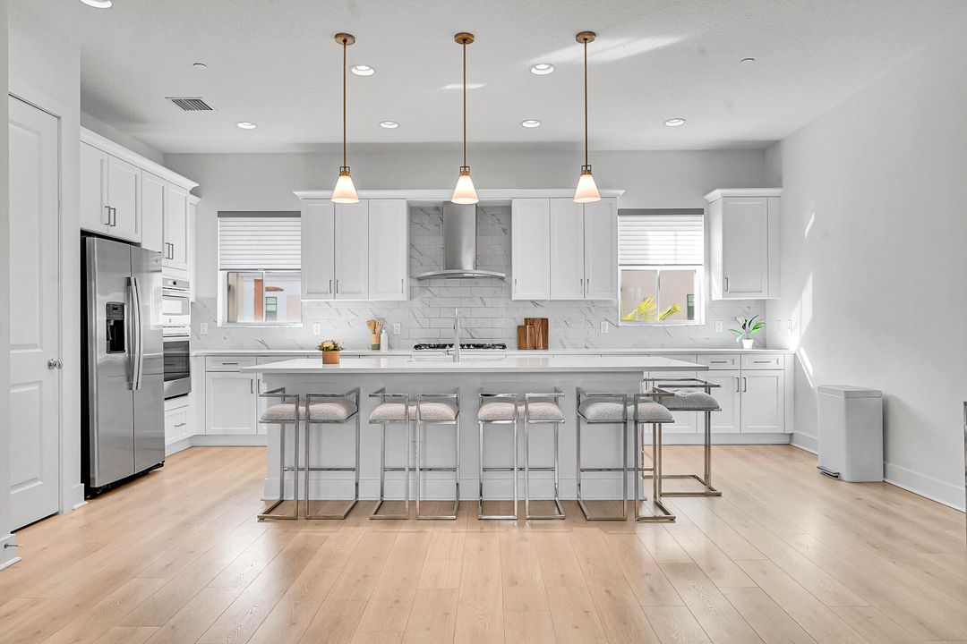 En Venta: $890,000 (3 camas, 3 baños, 2252 Pies cuadrados)