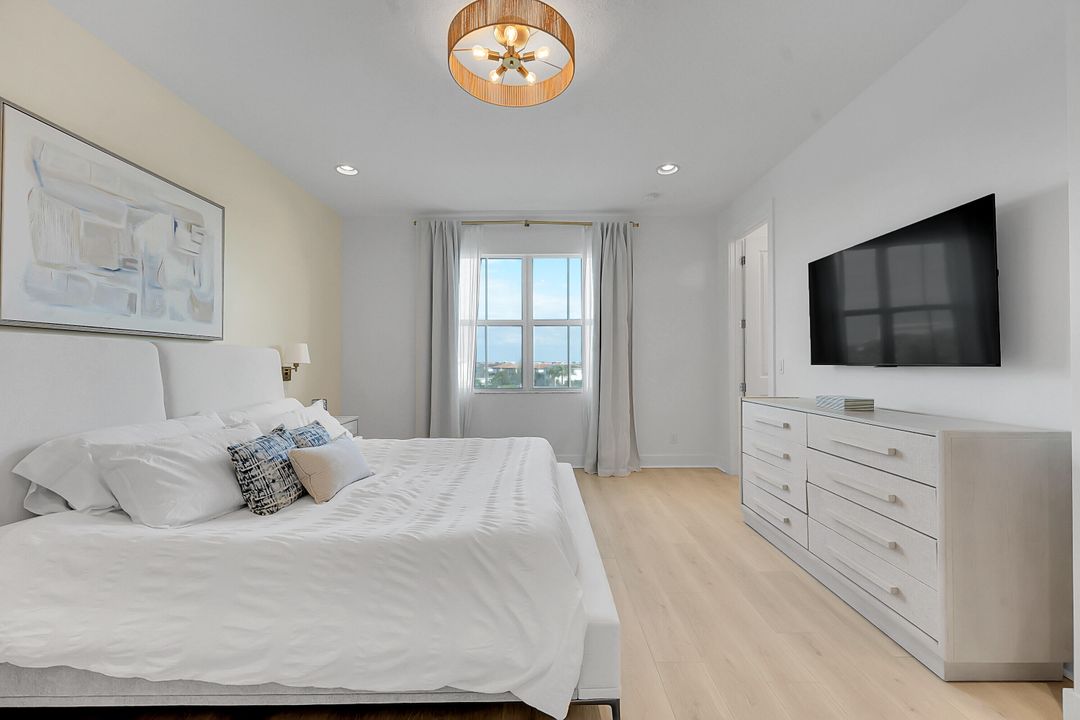 En Venta: $890,000 (3 camas, 3 baños, 2252 Pies cuadrados)