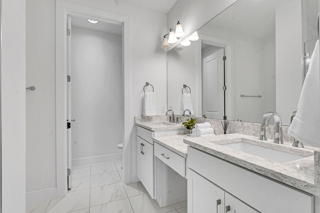 En Venta: $890,000 (3 camas, 3 baños, 2252 Pies cuadrados)