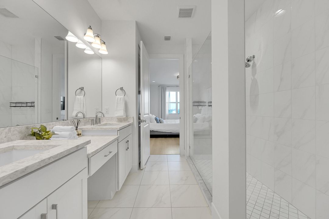 En Venta: $890,000 (3 camas, 3 baños, 2252 Pies cuadrados)