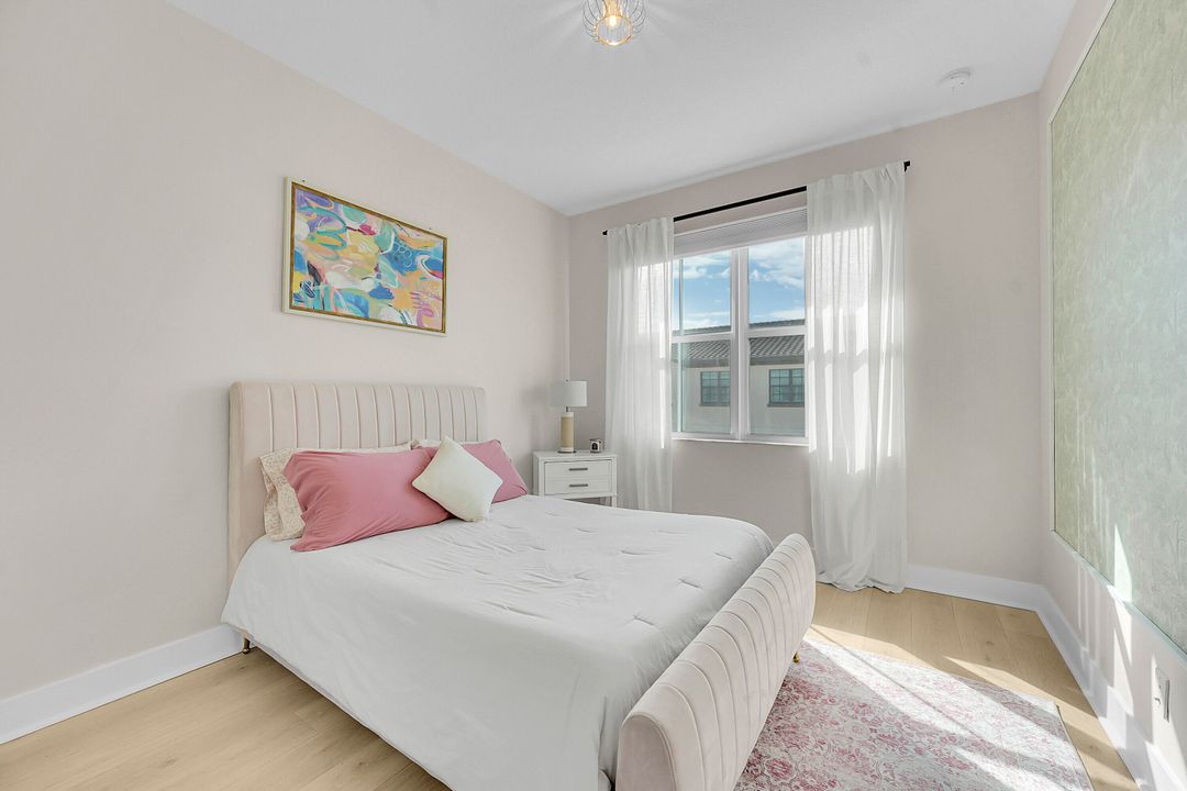 En Venta: $890,000 (3 camas, 3 baños, 2252 Pies cuadrados)