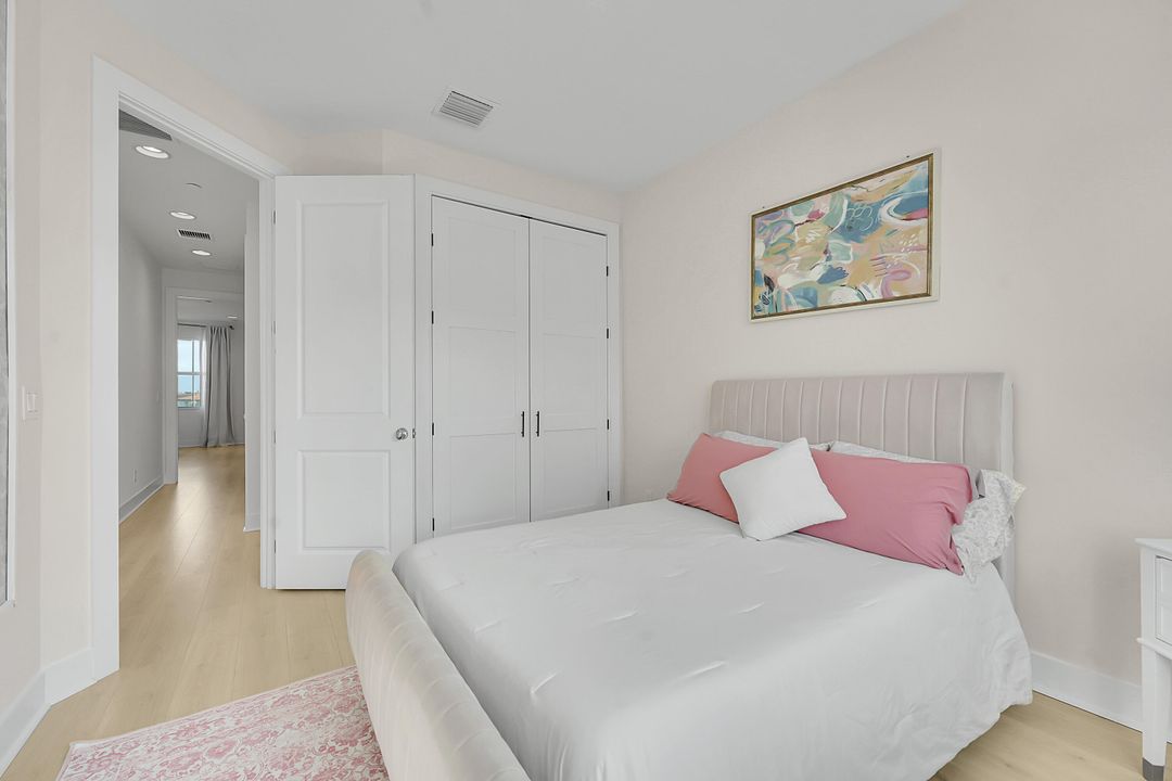 En Venta: $890,000 (3 camas, 3 baños, 2252 Pies cuadrados)