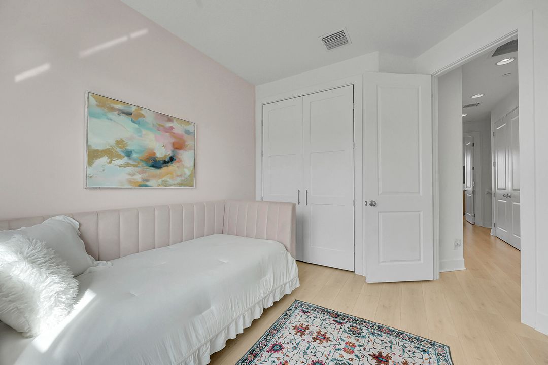 En Venta: $890,000 (3 camas, 3 baños, 2252 Pies cuadrados)