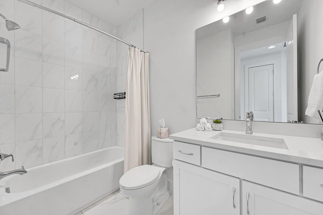 En Venta: $890,000 (3 camas, 3 baños, 2252 Pies cuadrados)