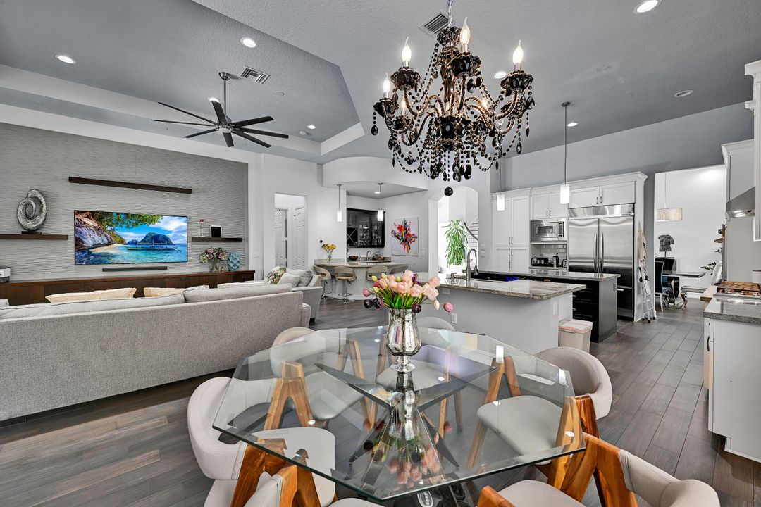 出租: $14,500 (5 贝兹, 4 浴室, 4248 平方英尺)