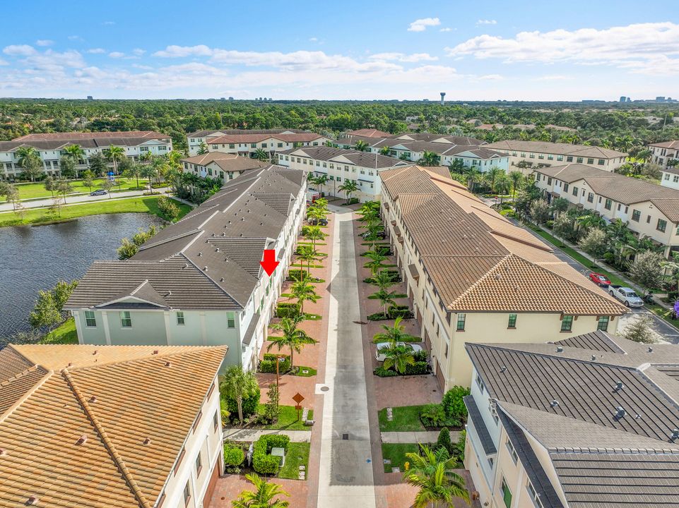 En Venta: $890,000 (3 camas, 3 baños, 2252 Pies cuadrados)