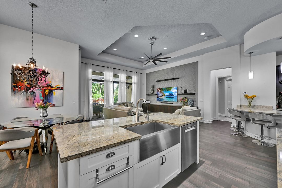 出租: $14,500 (5 贝兹, 4 浴室, 4248 平方英尺)