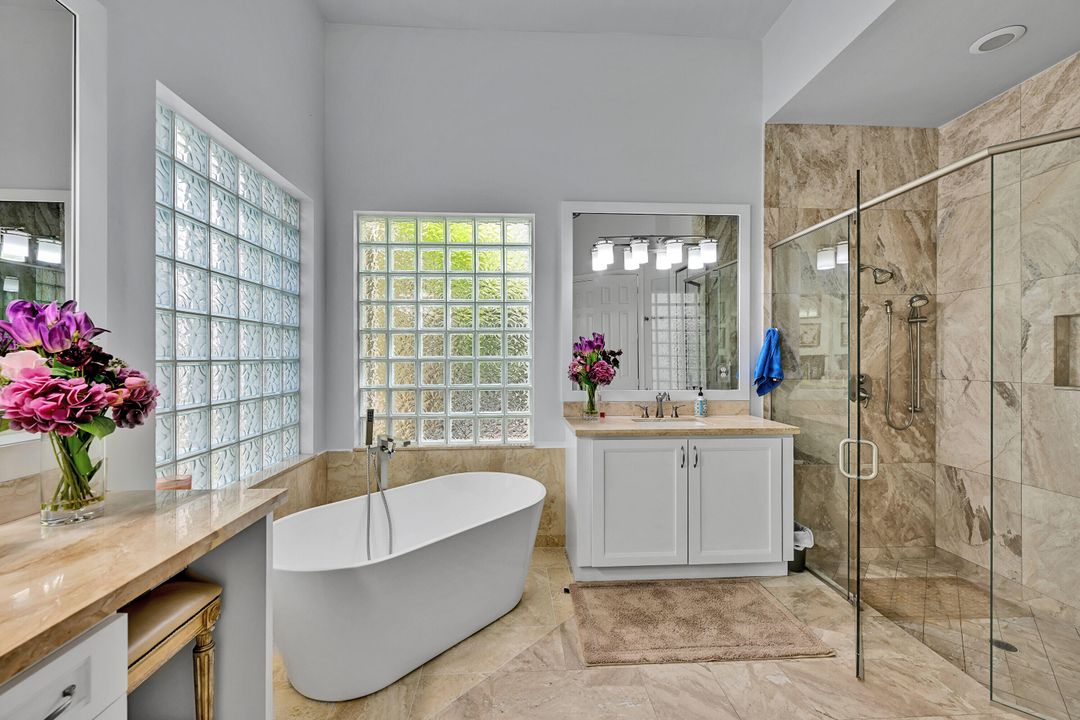 出租: $14,500 (5 贝兹, 4 浴室, 4248 平方英尺)