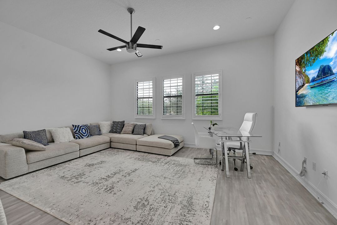 出租: $14,500 (5 贝兹, 4 浴室, 4248 平方英尺)