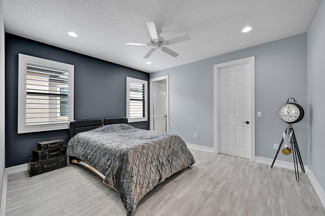 出租: $14,500 (5 贝兹, 4 浴室, 4248 平方英尺)