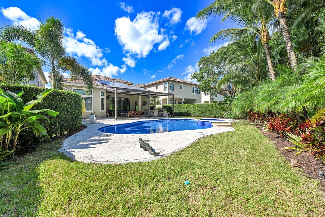 出租: $14,500 (5 贝兹, 4 浴室, 4248 平方英尺)