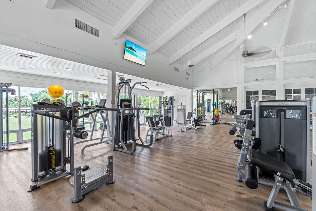 For Sale: $5,250,000 (5 beds, 7 baths, 5601 Square Feet)