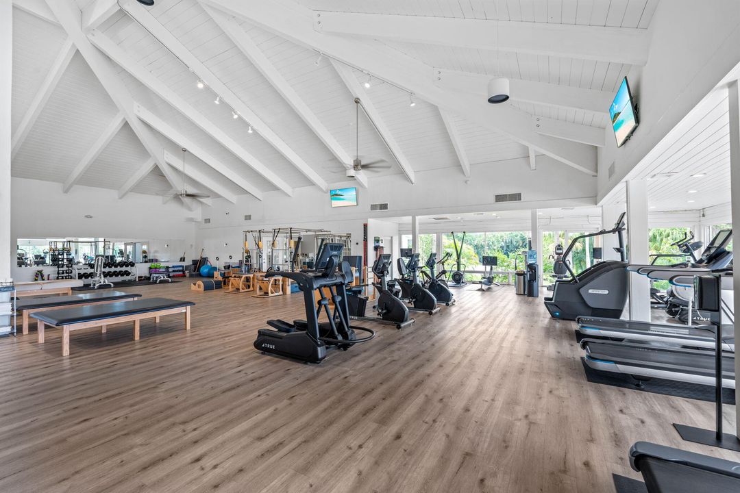 For Sale: $5,250,000 (5 beds, 7 baths, 5601 Square Feet)