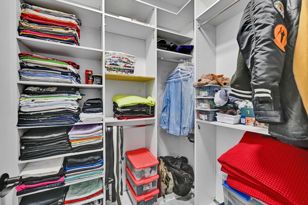 出租: $14,500 (5 贝兹, 4 浴室, 4248 平方英尺)