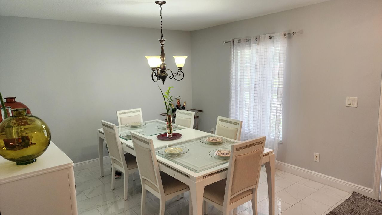 Active With Contract: $2,375 (3 beds, 2 baths, 1708 Square Feet)