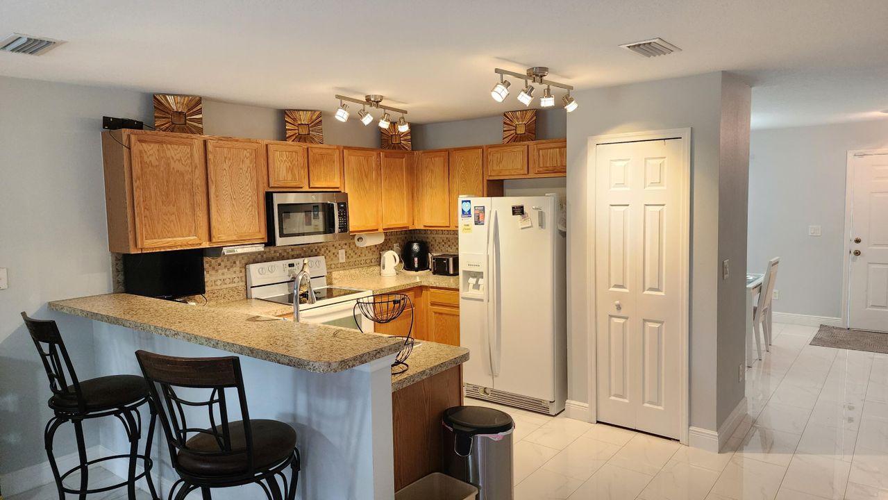 Active With Contract: $2,375 (3 beds, 2 baths, 1708 Square Feet)