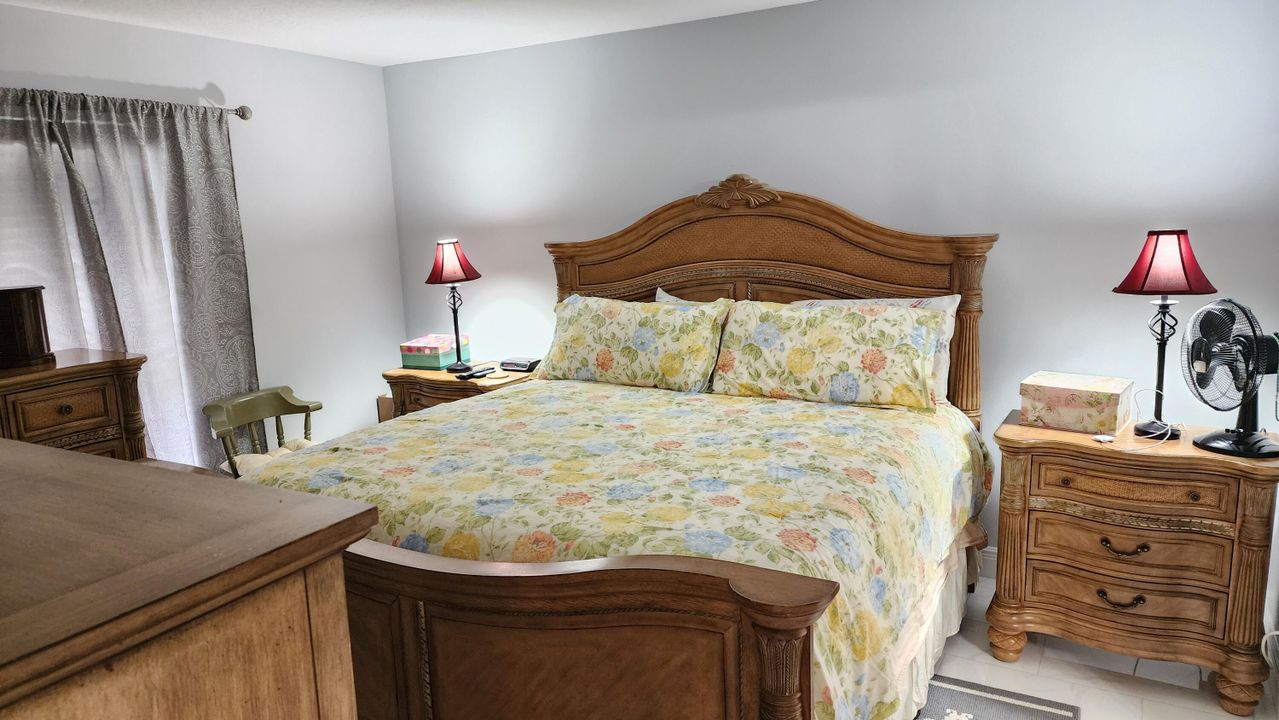 Active With Contract: $2,375 (3 beds, 2 baths, 1708 Square Feet)