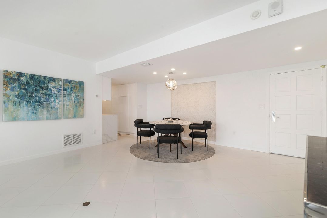 For Sale: $1,200,000 (2 beds, 2 baths, 1294 Square Feet)