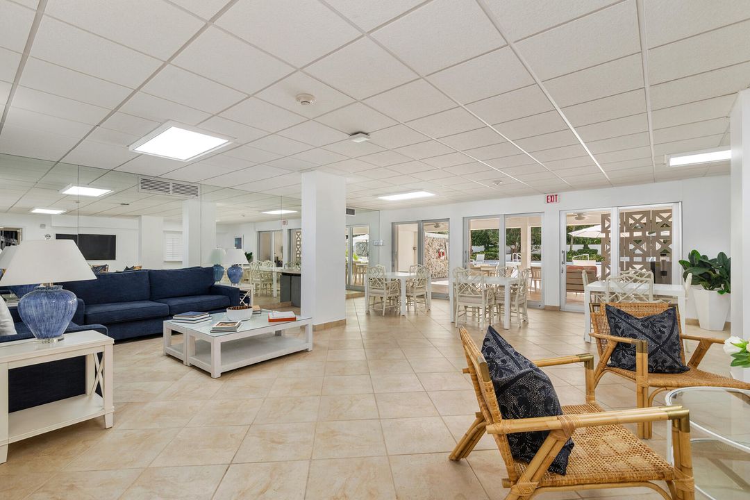 For Sale: $1,200,000 (2 beds, 2 baths, 1294 Square Feet)