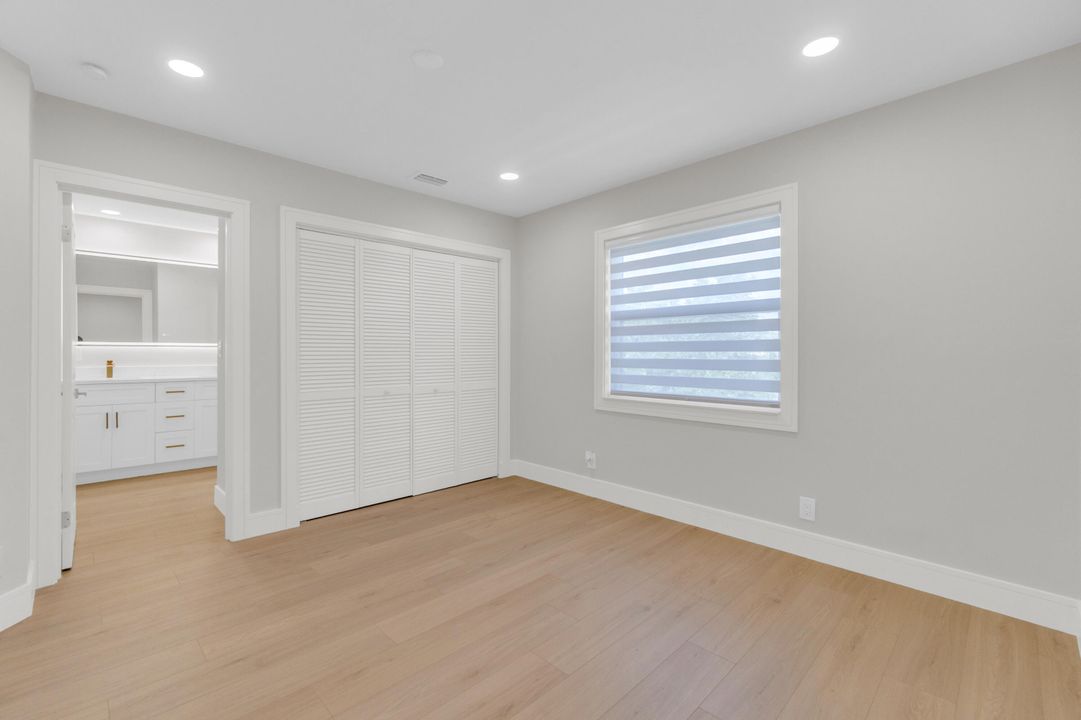 合同活跃: $945,000 (4 贝兹, 3 浴室, 2272 平方英尺)