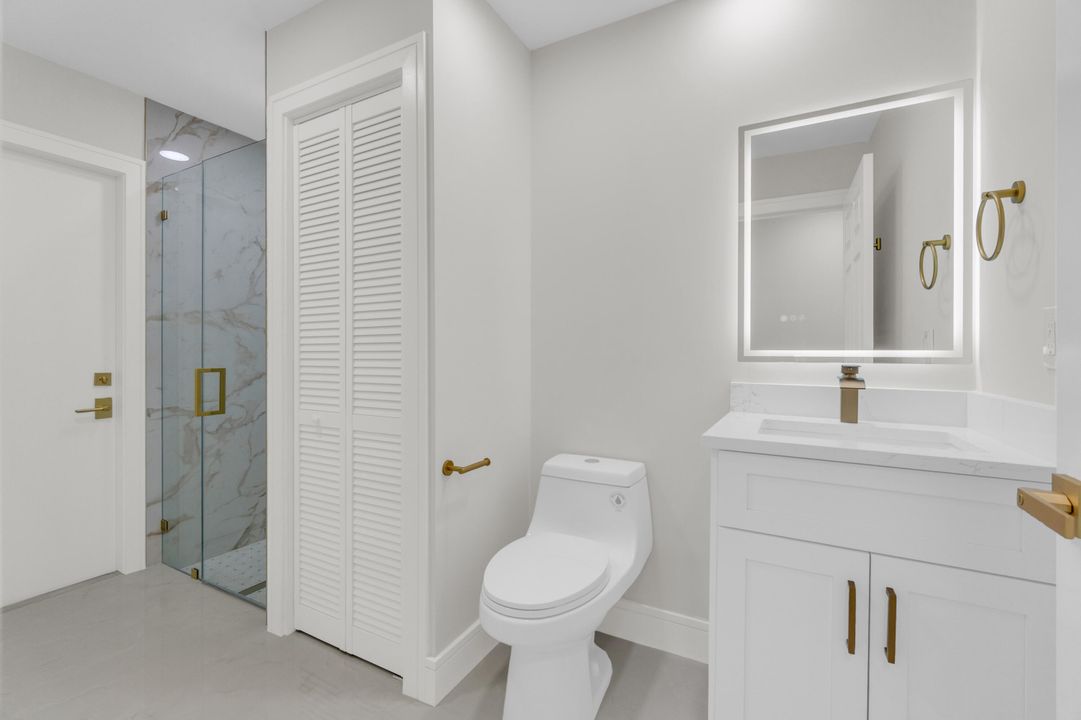 合同活跃: $945,000 (4 贝兹, 3 浴室, 2272 平方英尺)