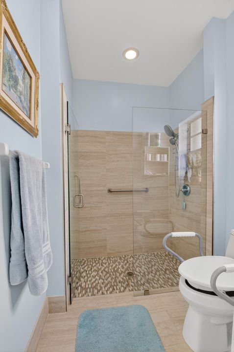 合同活跃: $385,000 (3 贝兹, 2 浴室, 1570 平方英尺)