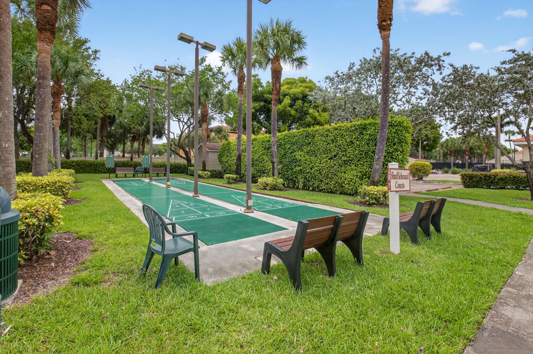 合同活跃: $385,000 (3 贝兹, 2 浴室, 1570 平方英尺)