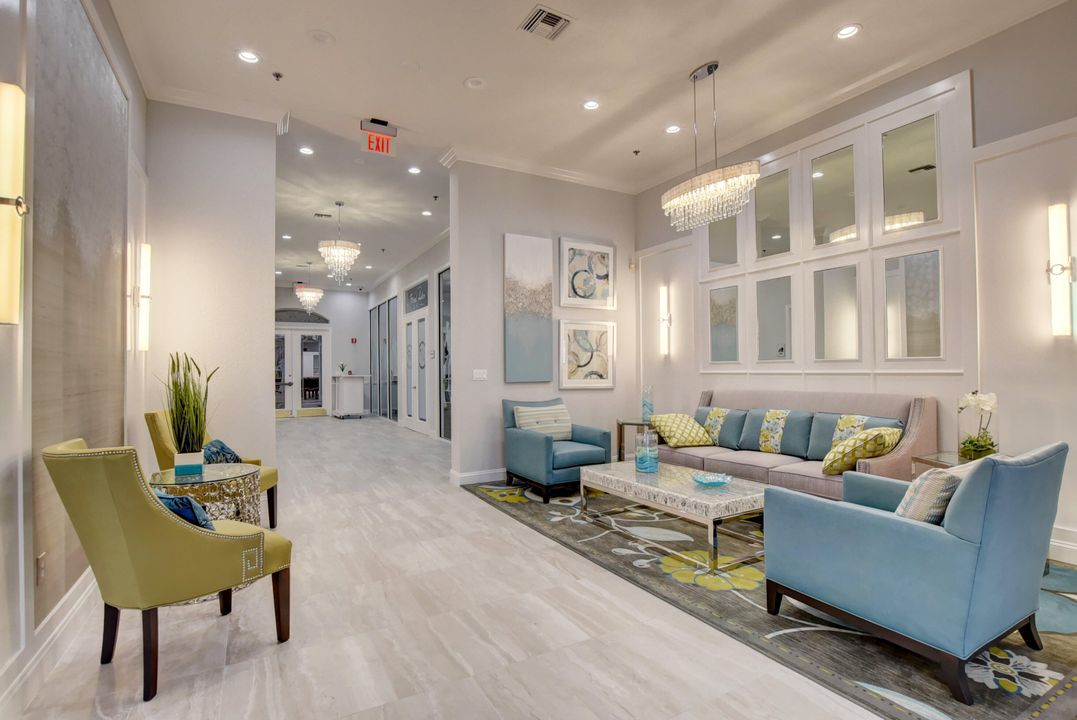 合同活跃: $385,000 (3 贝兹, 2 浴室, 1570 平方英尺)