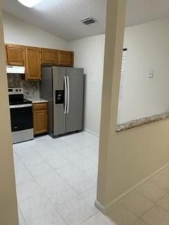 For Rent: $3,000 (3 beds, 2 baths, 1389 Square Feet)