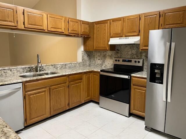 For Rent: $3,000 (3 beds, 2 baths, 1389 Square Feet)