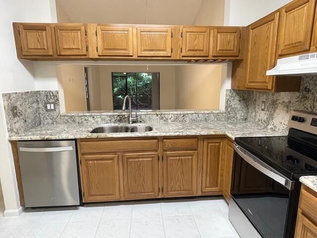 For Rent: $3,000 (3 beds, 2 baths, 1389 Square Feet)