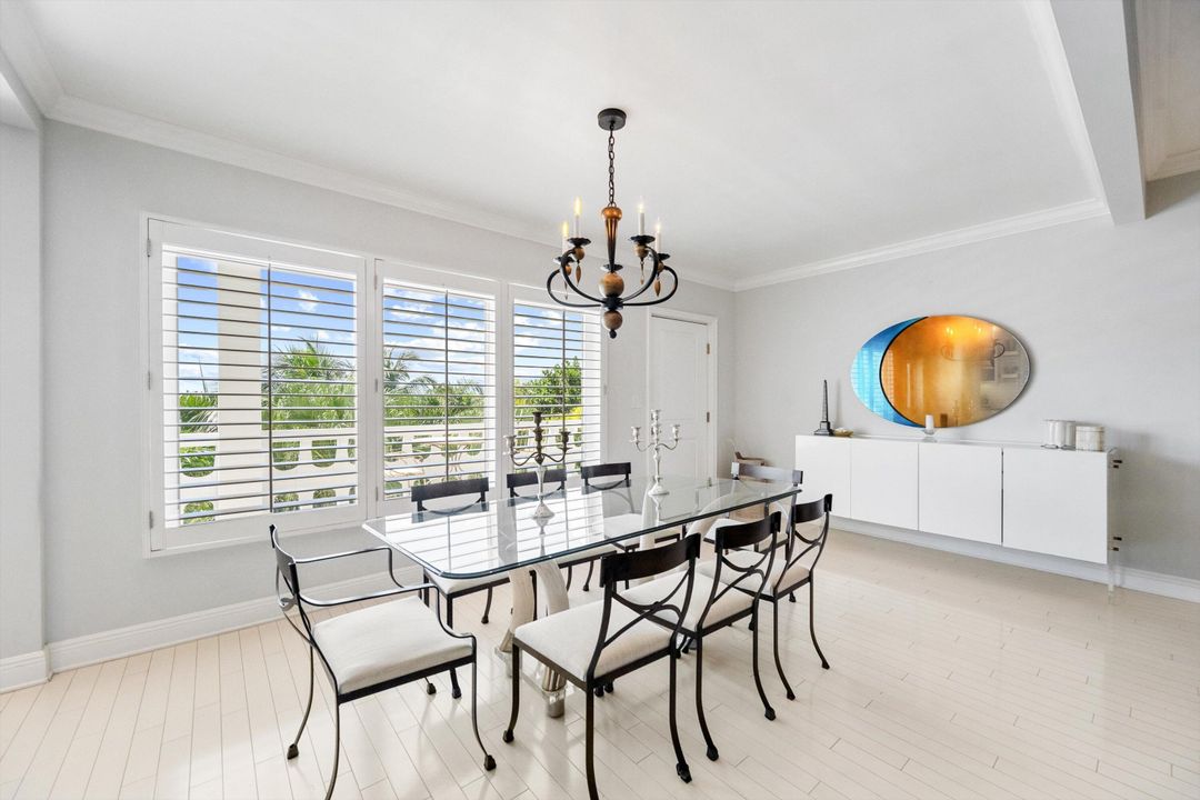 待售: $2,385,000 (2 贝兹, 2 浴室, 1274 平方英尺)