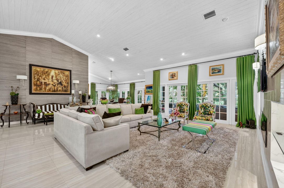 Active With Contract: $2,150,000 (4 beds, 4 baths, 3554 Square Feet)