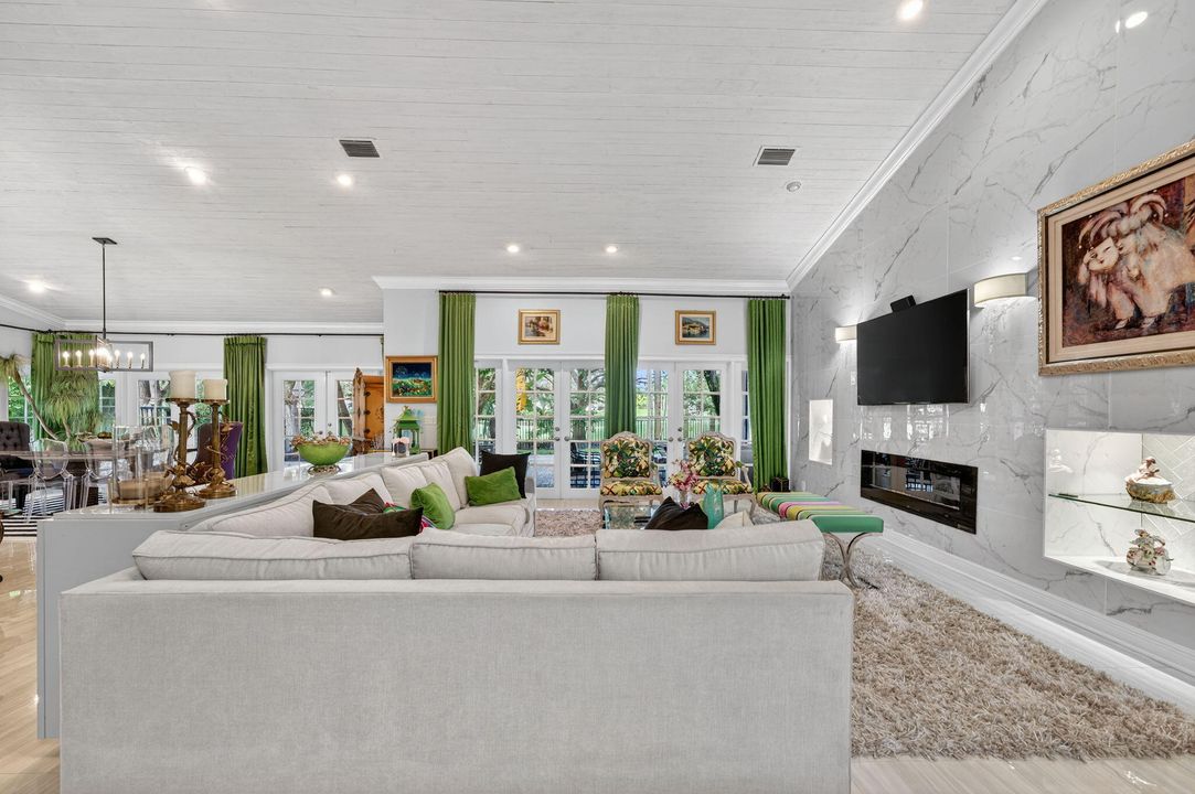 Active With Contract: $2,150,000 (4 beds, 4 baths, 3554 Square Feet)