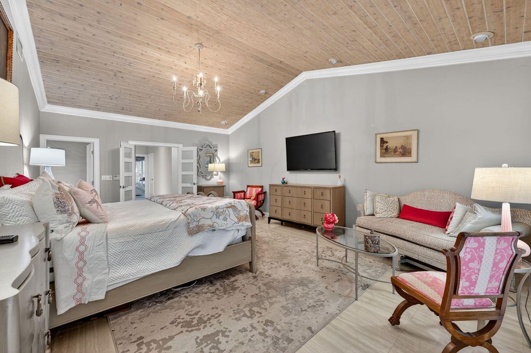 Active With Contract: $2,150,000 (4 beds, 4 baths, 3554 Square Feet)