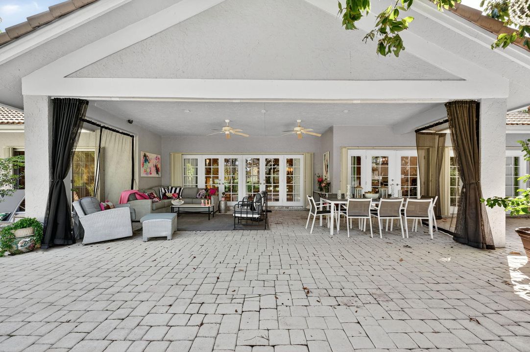 Active With Contract: $2,150,000 (4 beds, 4 baths, 3554 Square Feet)