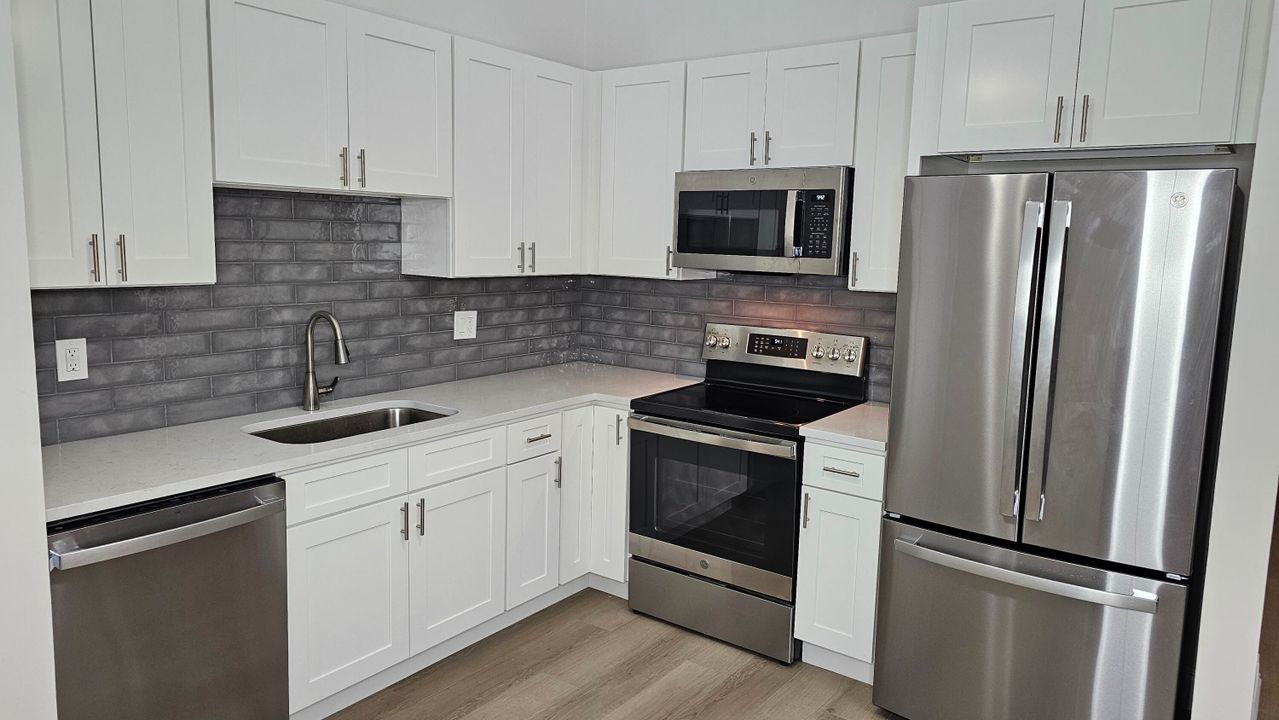 For Sale: $500,000 (3 beds, 2 baths, 1132 Square Feet)