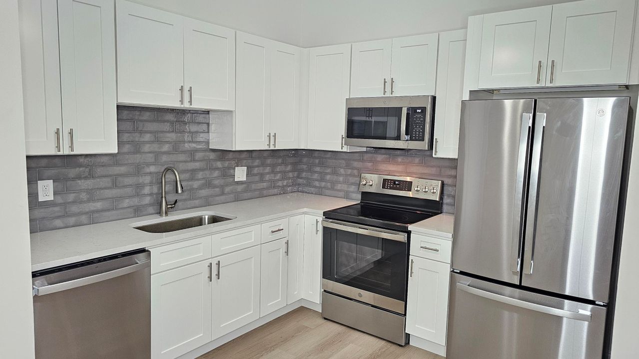 For Sale: $500,000 (3 beds, 2 baths, 1132 Square Feet)