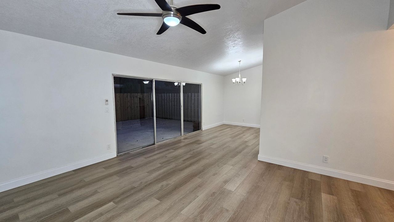 For Sale: $500,000 (3 beds, 2 baths, 1132 Square Feet)