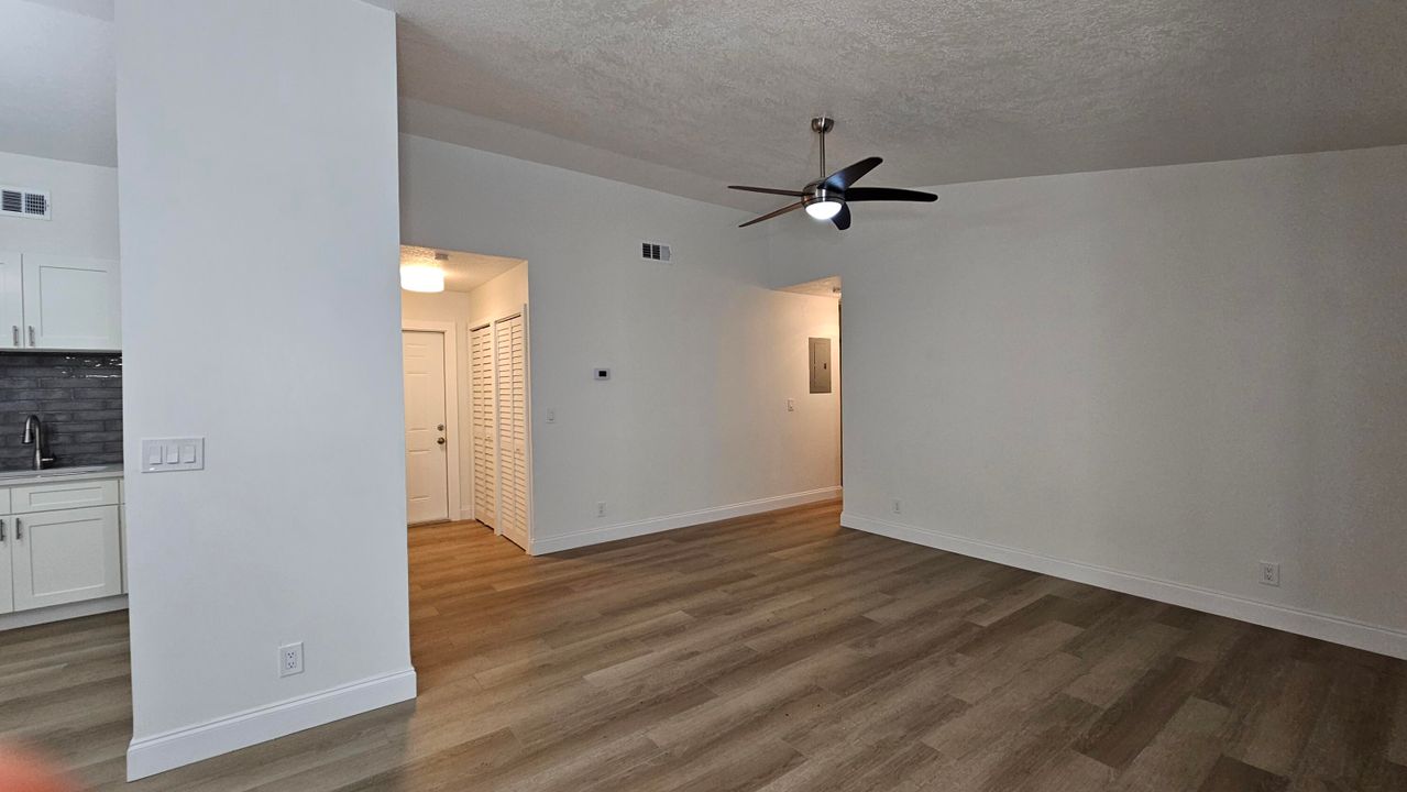 For Sale: $500,000 (3 beds, 2 baths, 1132 Square Feet)