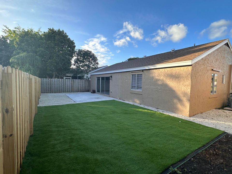 For Sale: $500,000 (3 beds, 2 baths, 1132 Square Feet)