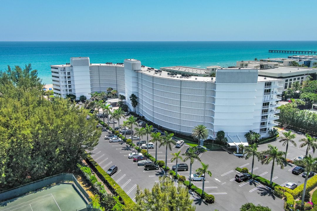 For Sale: $1,200,000 (2 beds, 2 baths, 1294 Square Feet)