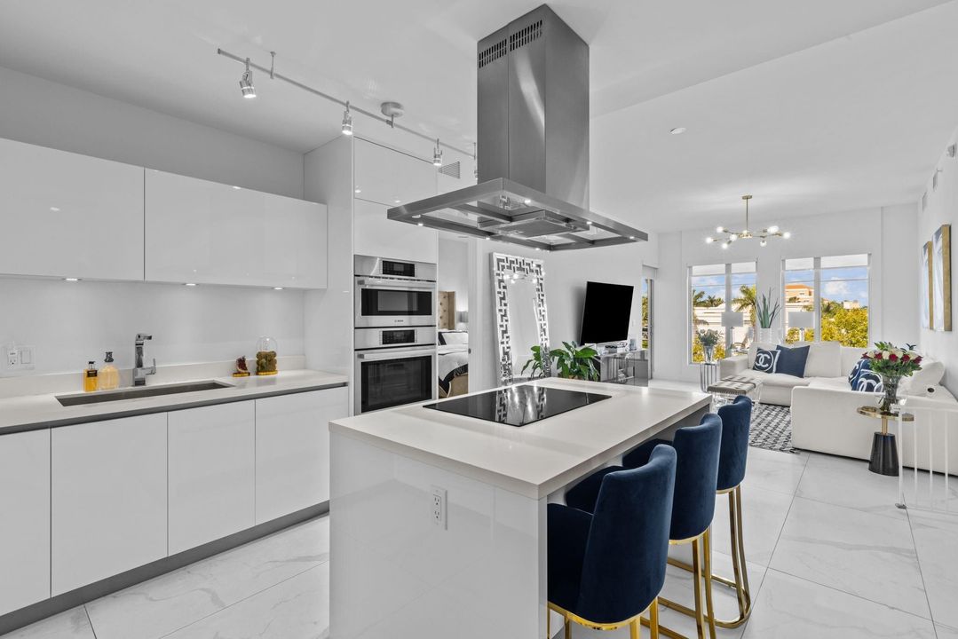 待售: $1,060,000 (2 贝兹, 2 浴室, 1151 平方英尺)