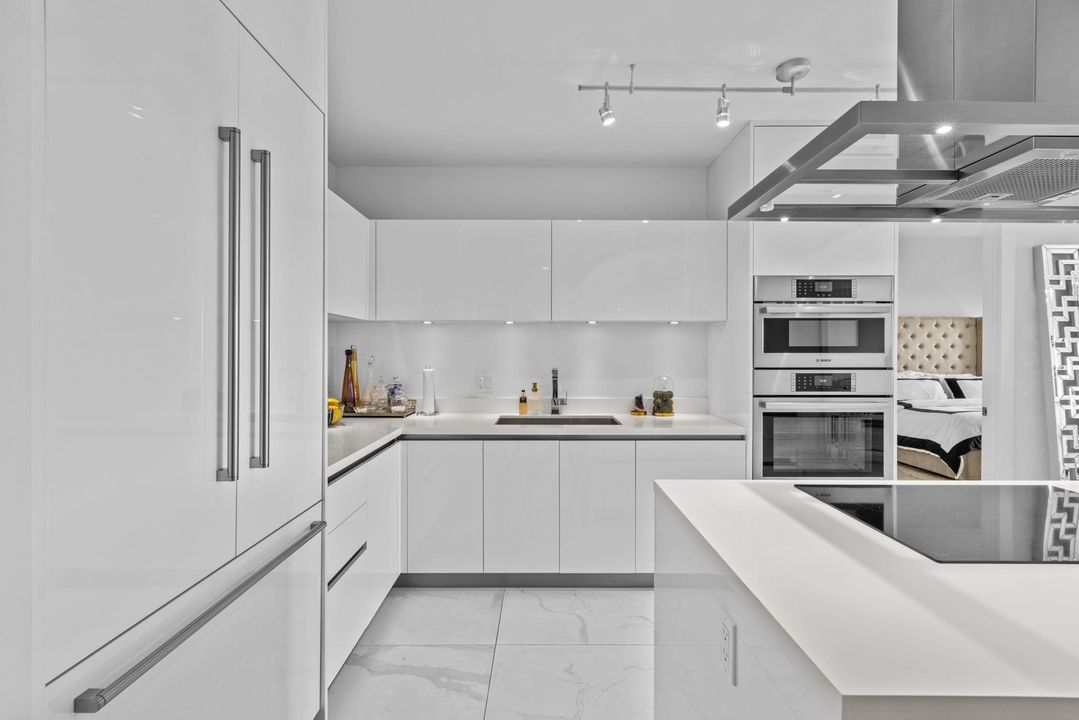 待售: $1,060,000 (2 贝兹, 2 浴室, 1151 平方英尺)