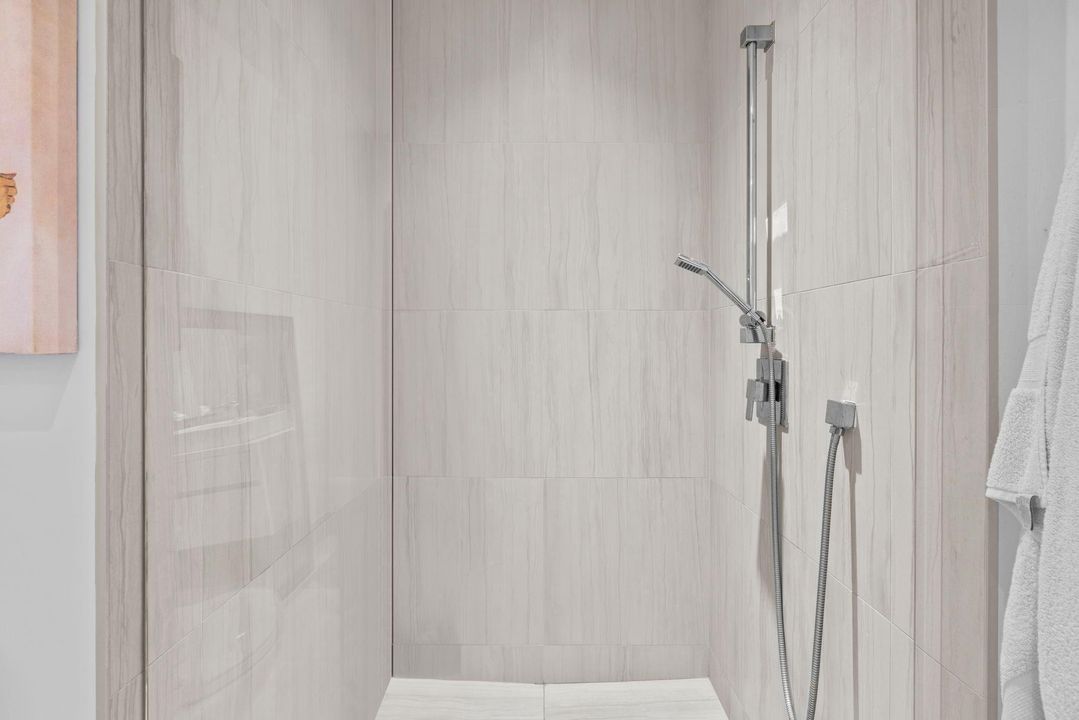 待售: $1,060,000 (2 贝兹, 2 浴室, 1151 平方英尺)