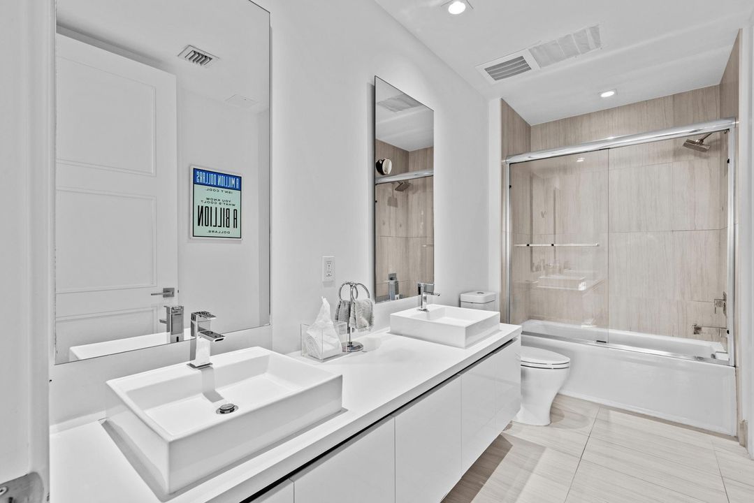 待售: $1,060,000 (2 贝兹, 2 浴室, 1151 平方英尺)